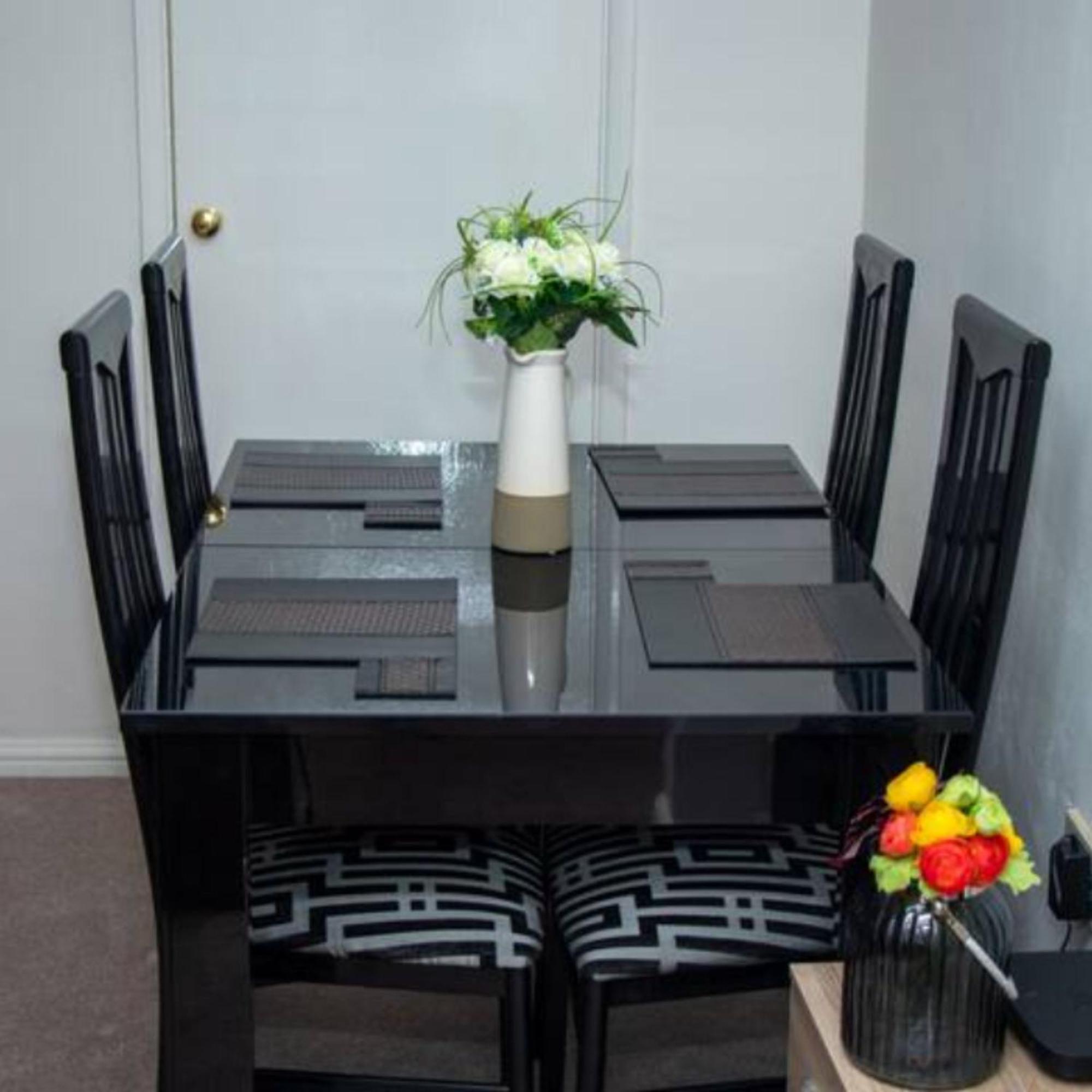 2-Bed Sleeps 4 Comfy For Contractors With Free Parking In Crawley Near Gatwick Manor Royal Refurbished Apartman Kültér fotó